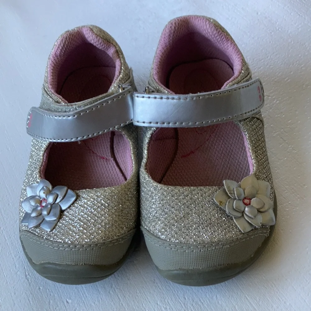 Girls Surprise by Stride Rite Silver Sparkle Mary Jane Fashion Shoes Toe Bow